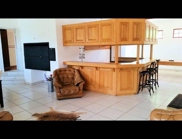 10 BEDROOM HOUSE FOR SALE IN WATERKLOOF RIDGE